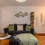 Peles Castle Boutique Apartment